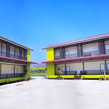 Chadaporn Mae Chaem Hotel Екстер'єр фото