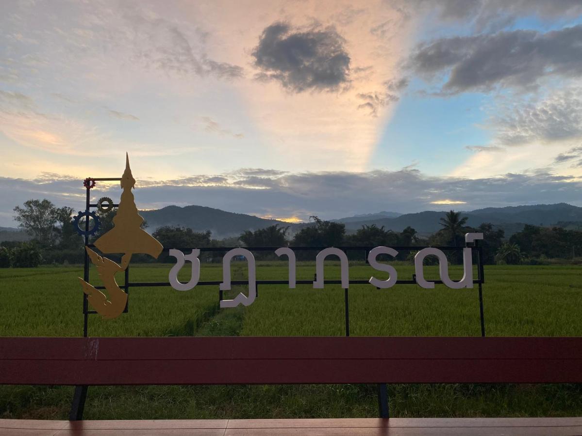 Chadaporn Mae Chaem Hotel Екстер'єр фото